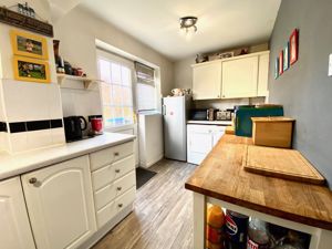 Kitchen- click for photo gallery